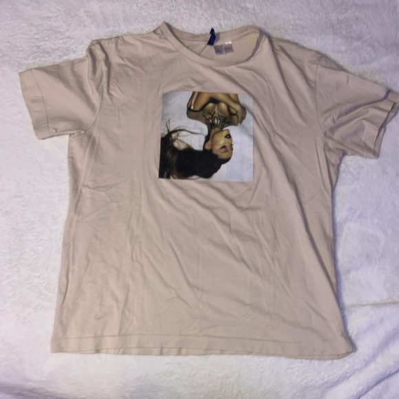 Men’s Ariana Grande H&M T-Shirt - Picture 2 of 4